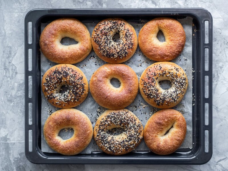guide to choosing the best bagel cutter for homemade bagels scaled